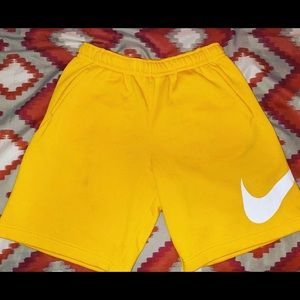 Yellow NIKE cotton shorts (neva worn)